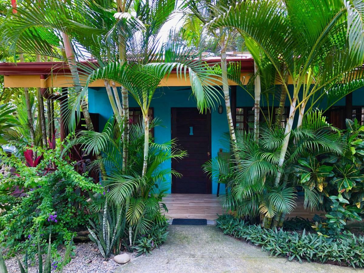 Cabinas D'Val Uvita Exterior photo
